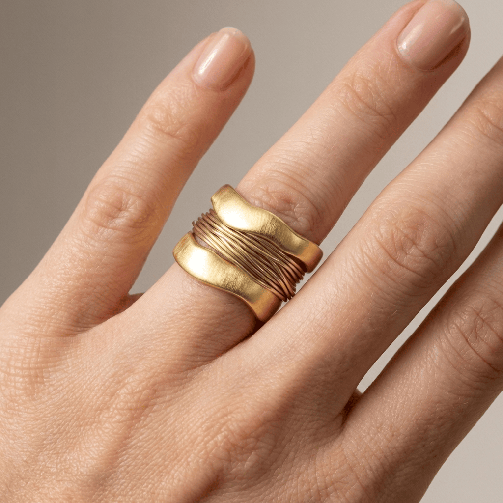 ANELLO AVVOLTO A MANO IN FILO D'ARGENTO E ORO