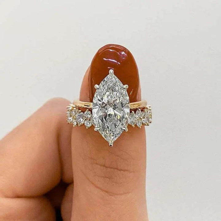 Anello in Oro con Diamante Marquise