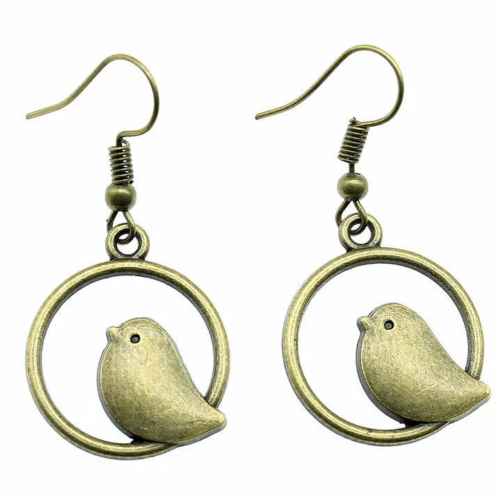Orecchini a Goccia con Charm di Uccello Vintage – Gioielli Boho Fatti a Mano