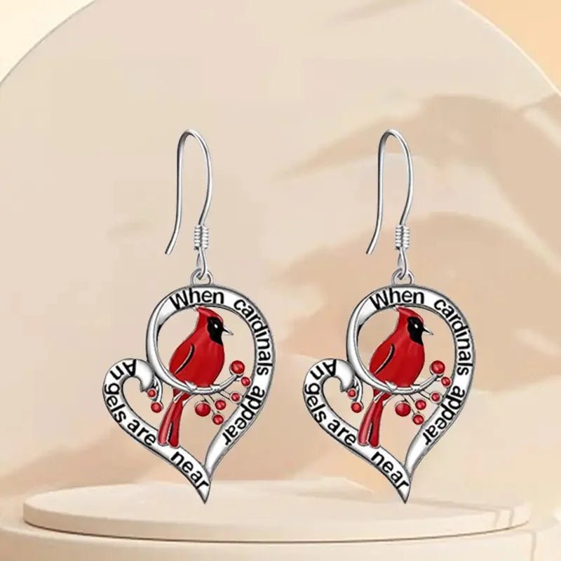 Orecchini Commemorativi Cardinali – “Quando appaiono i Cardinali, gli Angeli sono Vicini” Design a Goccia a Cuore