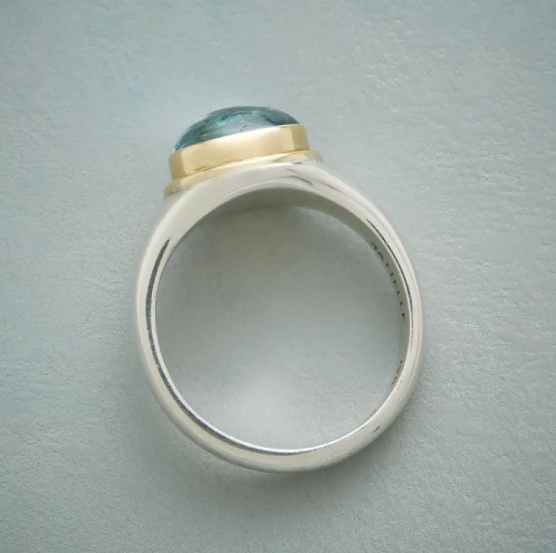 Anello in Argento con Diamante Verde