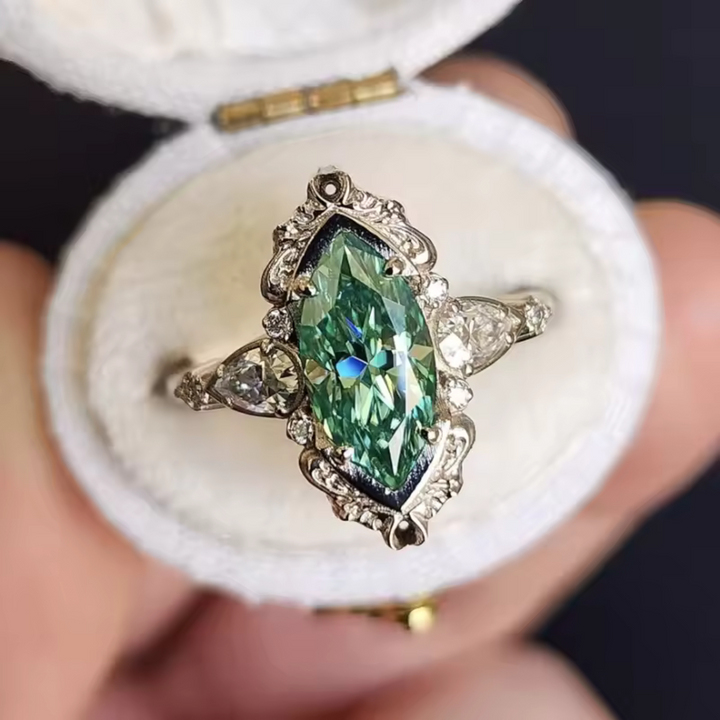 Vaelira | Anello Thornewyn