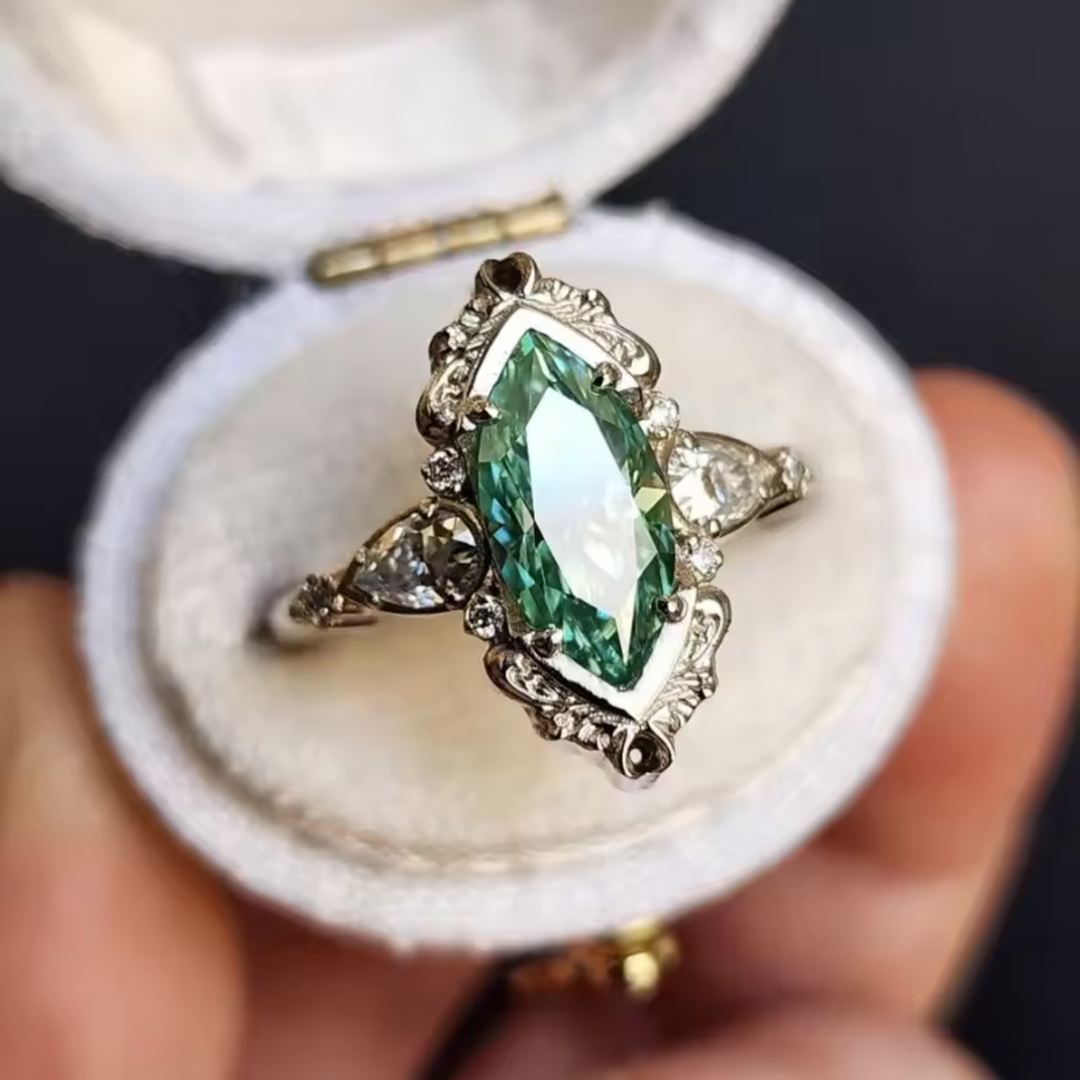Anello Vaelira Thornewyn