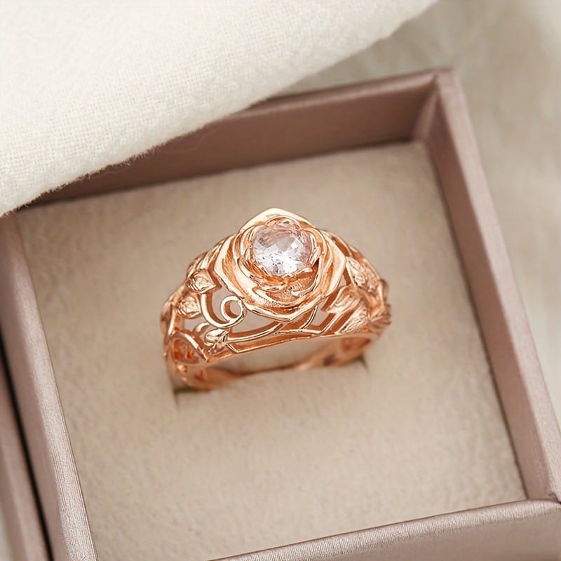 ANELLO VINTAGE INTAGLIATO IN ZIRCONIA ROSA