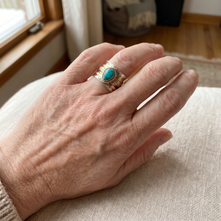 Anello Antico in Oro e Argento con Incastonatura di Turchese