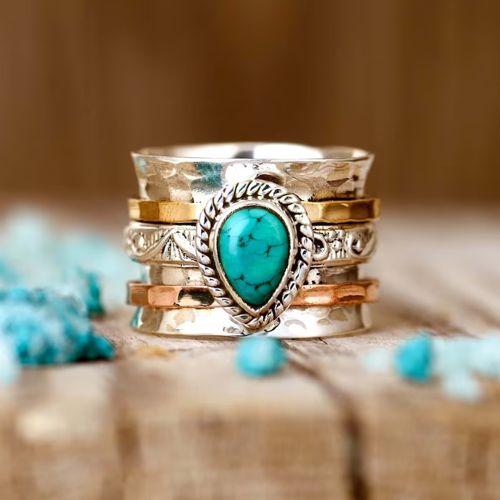 Anello Antico in Oro e Argento con Incastonatura di Turchese